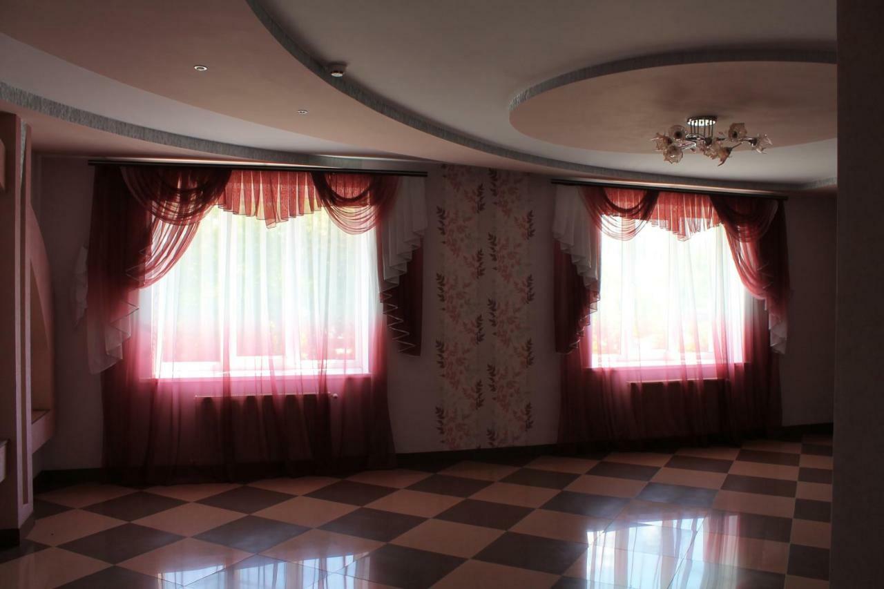 Kremin Otel Kremenetsʼ Dış mekan fotoğraf