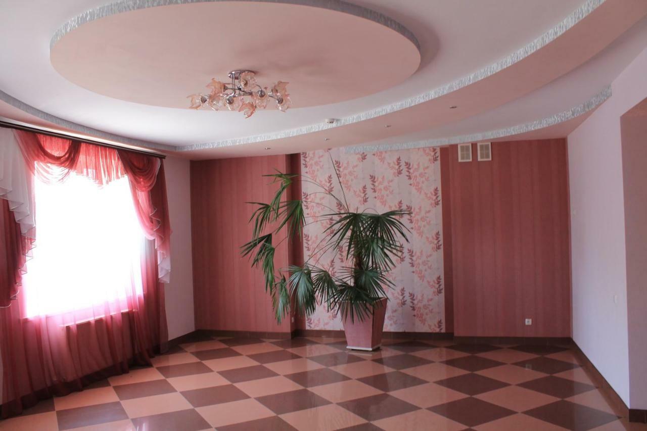 Kremin Otel Kremenetsʼ Dış mekan fotoğraf